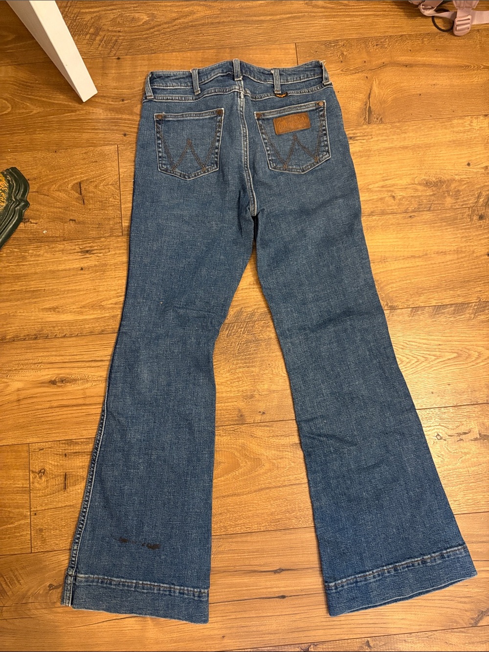 Wrangler Blue Flare Jeans - Classic Back Pocket Stitch